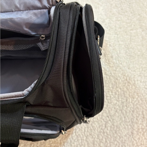 TRAVELPRO Black Maxlite 5 Soft Tote - Picture 8 of 12
